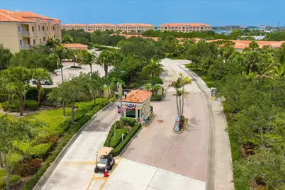 36 Harbour Isle Drive W #104, Fort Pierce, FL 34949 - Photo 2