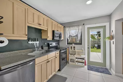 110 NW 56th Street, Oakland Park, FL 33309 - Photo 4