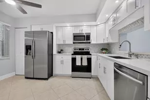 12500 SW 5th Ct, Pembroke Pines, FL 33027 - Photo 10