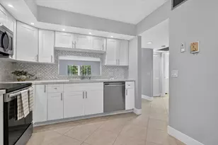 12500 SW 5th Ct, Pembroke Pines, FL 33027 - Photo 12