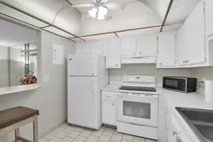 359 Saxony Trail, Delray Beach, FL 33446 - Photo 6