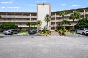 2402 Antigua Cir, Coconut Creek, FL 33066 - Photo 2