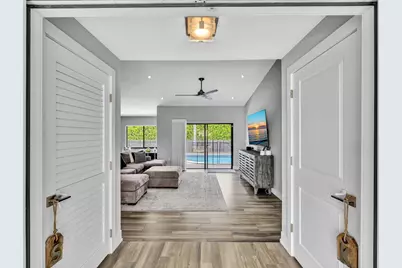 1341 White Stone Way, Davie, FL 33325 - Photo 2