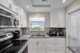 810 SE 7th St, Deerfield Beach, FL 33441 - Photo 32