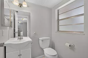 1030 Country Club Dr, Margate, FL 33063 - Photo 8