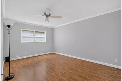 1030 Country Club Drive, Margate, FL 33063 - Photo 16