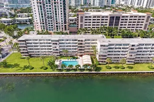 220 Kings Point Dr, Sunny Isles Beach, FL 33160 - Photo 24