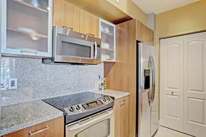 630 S Sapodilla Avenue S #321, West Palm Beach, FL 33401 - Photo 4