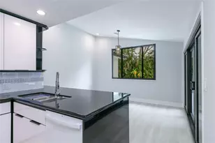 13401 SW 83rd Ave, Pinecrest, FL 33156 - Photo 12