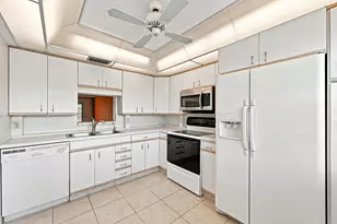 2901 Victoria Cir, Coconut Creek, FL 33066 - Photo 2