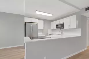 296 Fanshaw H, Boca Raton, FL 33434 - Photo 4