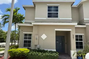 561 NE 5th Way, Florida City, FL 33034 - Photo 2