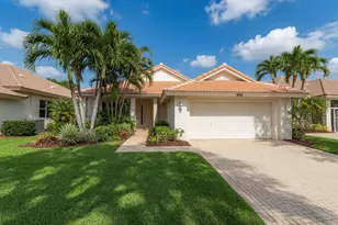 9110 Bay Harbour Cir, West Palm Beach, FL 33411 - Photo 2
