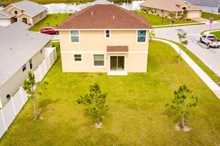 416 Seafoam Cir, Fort Pierce, FL 34945 - Photo 4