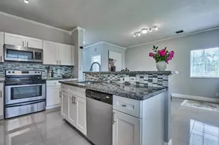 101 S Santa Catalina Cir, North Lauderdale, FL 33068 - Photo 6