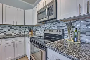 101 S Santa Catalina Cir, North Lauderdale, FL 33068 - Photo 8