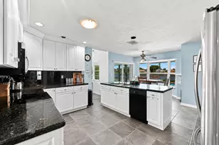 7407 Hazelwood Cir, Lake Worth, FL 33467 - Photo 16