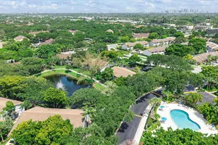 2705 S Oakland Forest Dr, Oakland Park, FL 33309 - Photo 32