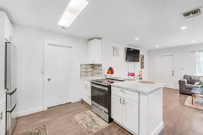 5711 NW 65th Way, Tamarac, FL 33321 - Photo 6