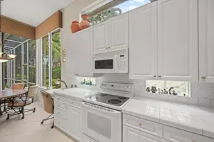4674 Hazleton Ln, Lake Worth, FL 33449 - Photo 12