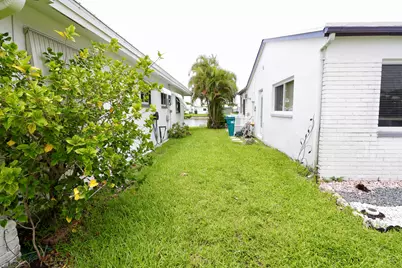 8103 NW 58th Place, Tamarac, FL 33321 - Photo 4