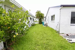 8103 NW 58th Pl, Tamarac, FL 33321 - Photo 4