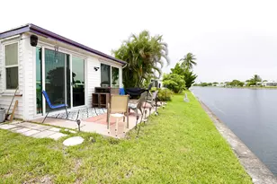 8103 NW 58th Pl, Tamarac, FL 33321 - Photo 6