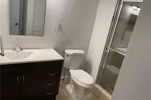 235 Lakeview Dr, Weston, FL 33326 - Photo 10