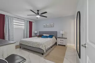 9823 S Hollybrook Lake Dr, Pembroke Pines, FL 33025 - Photo 4