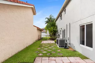10654 Santa Laguna Dr, Boca Raton, FL 33428 - Photo 54