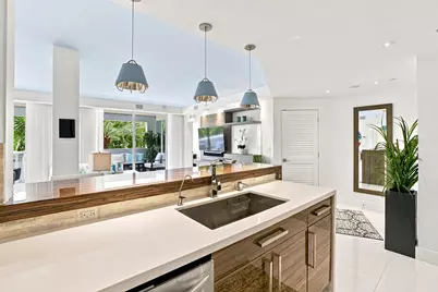17100 N Bay Road #1401, Sunny Isles Beach, FL 33160 - Photo 6