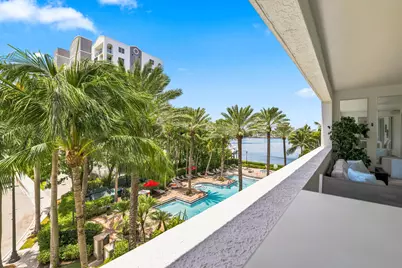 17100 N Bay Road #1401, Sunny Isles Beach, FL 33160 - Photo 2