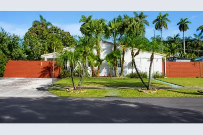819 NE 2nd Court, Hallandale Beach, FL 33009 - Photo 26