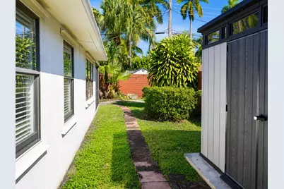 819 NE 2nd Court, Hallandale Beach, FL 33009 - Photo 14