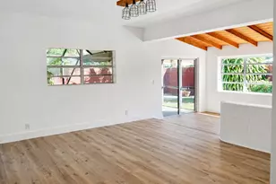 819 NE 2nd Ct, Hallandale Beach, FL 33009 - Photo 2