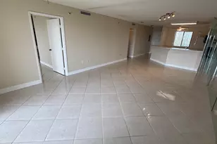 2334 S Cypress Bend Dr, Pompano Beach, FL 33069 - Photo 6