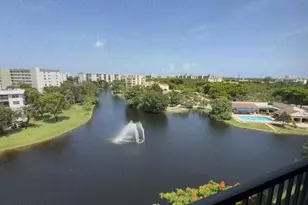 2334 S Cypress Bend Dr, Pompano Beach, FL 33069 - Photo 18