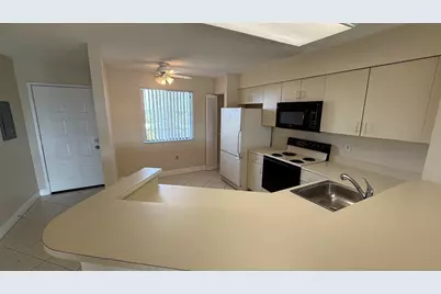 2334 S Cypress Bend Drive #802, Pompano Beach, FL 33069 - Photo 4