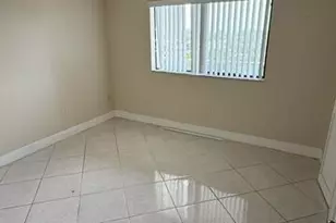 2334 S Cypress Bend Dr, Pompano Beach, FL 33069 - Photo 8