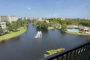 2334 S Cypress Bend Dr, Pompano Beach, FL 33069 - Photo 2