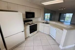 2334 S Cypress Bend Dr, Pompano Beach, FL 33069 - Photo 4