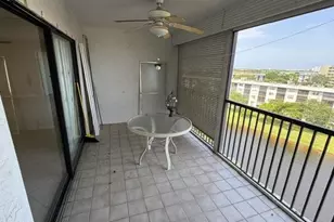 2334 S Cypress Bend Dr, Pompano Beach, FL 33069 - Photo 16