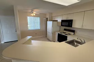 2334 S Cypress Bend Dr, Pompano Beach, FL 33069 - Photo 4