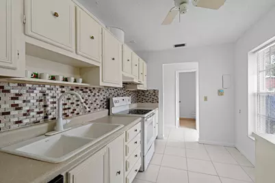 315 Cape Cod Circle #B, Lake Worth, FL 33467 - Photo 12