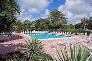 565 Oaks Ln, Pompano Beach, FL 33069 - Photo 20