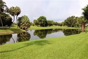 565 Oaks Ln, Pompano Beach, FL 33069 - Photo 4