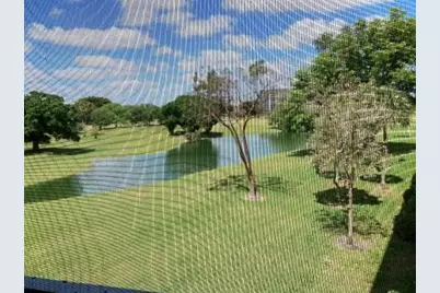 565 Oaks Lane #305, Pompano Beach, FL 33069 - Photo 14