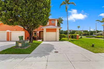 1216 NW 100th Avenue, Pembroke Pines, FL 33024 - Photo 14
