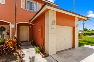 1216 NW 100th Ave, Pembroke Pines, FL 33024 - Photo 16