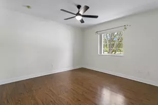 1216 NW 100th Ave, Pembroke Pines, FL 33024 - Photo 2